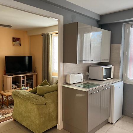 Gite Du St Martin Apartment Oradour-Fanais Exterior foto