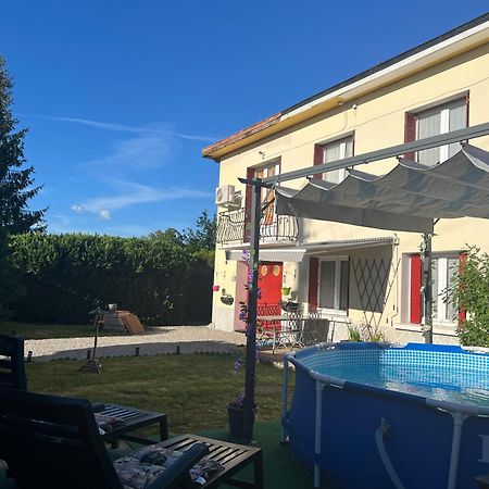 Gite Du St Martin Apartment Oradour-Fanais Exterior foto