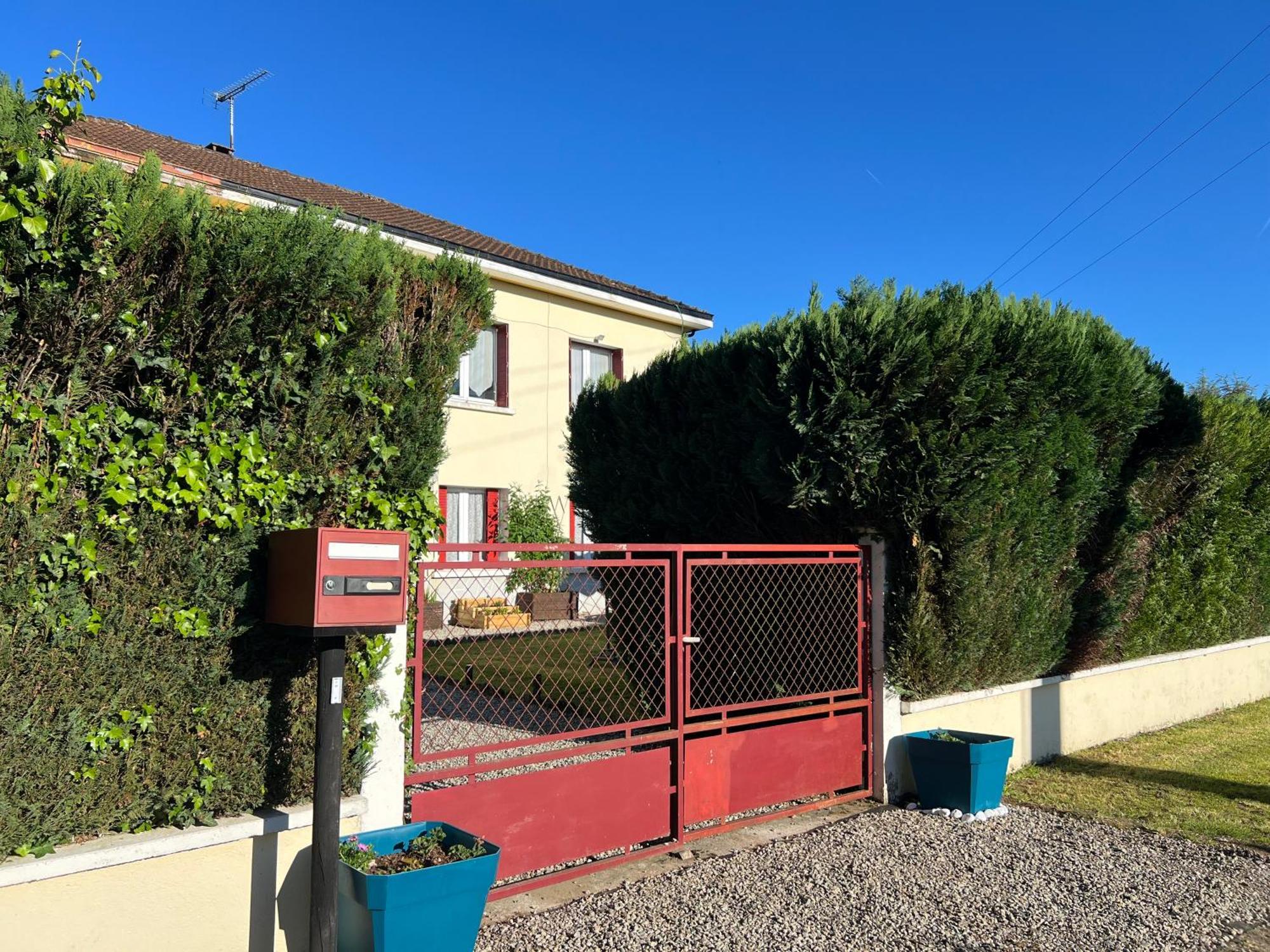 Gite Du St Martin Apartment Oradour-Fanais Exterior foto